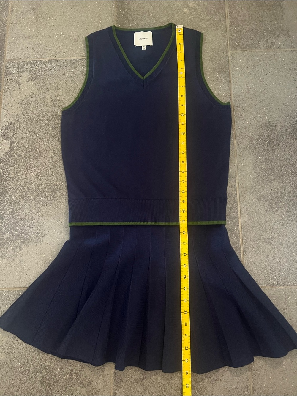 REFORMATION
Blair Sweater Dress. Navy, Grass. Size M. NWOT - Picture 13 of 14